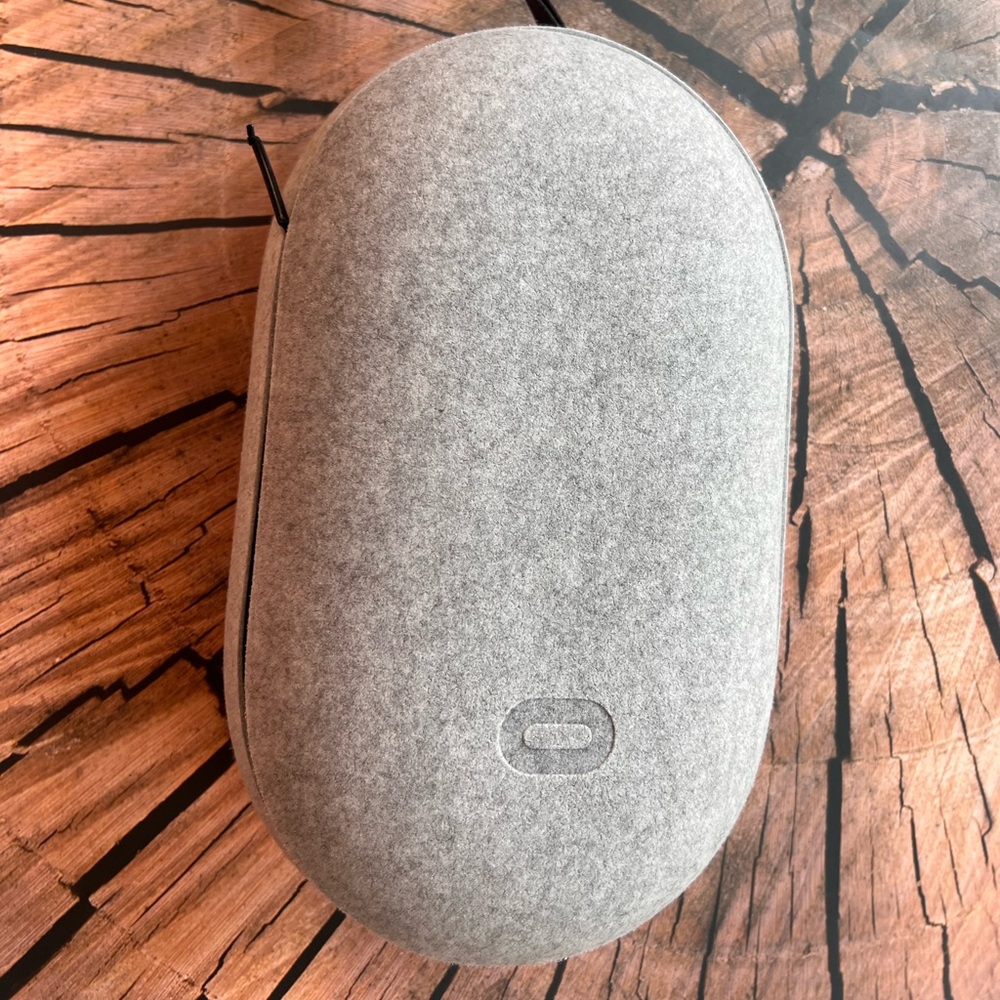 Oculus 2 Carry Case Gray‎ Fabric-Covered  Hard Shell